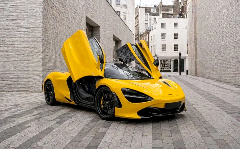 McLaren 720 S Yalllow