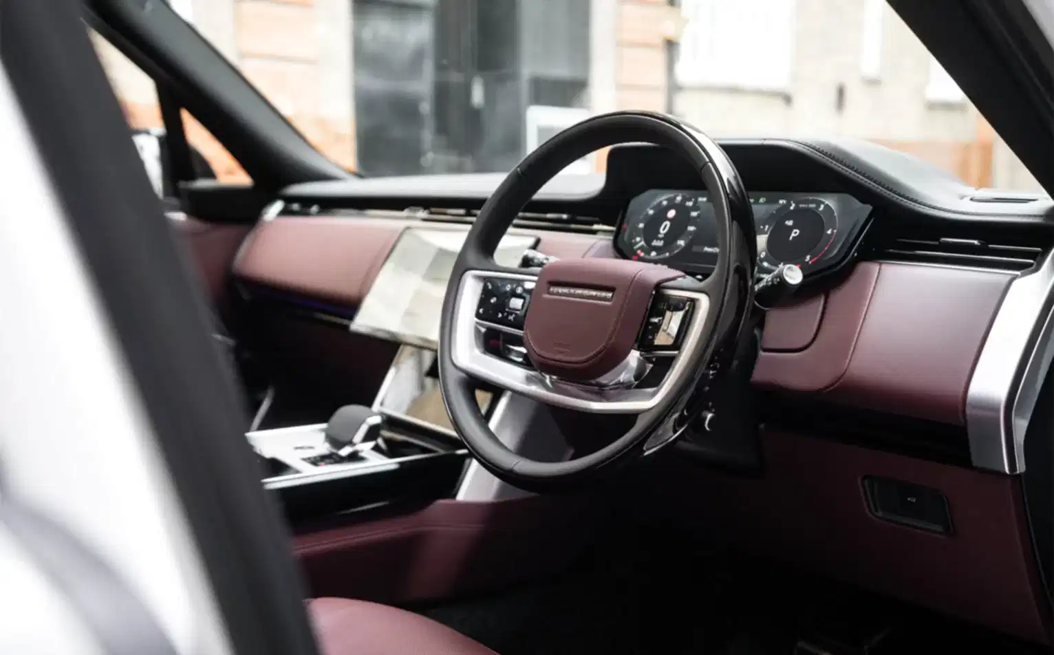 Range Rover - Image 8