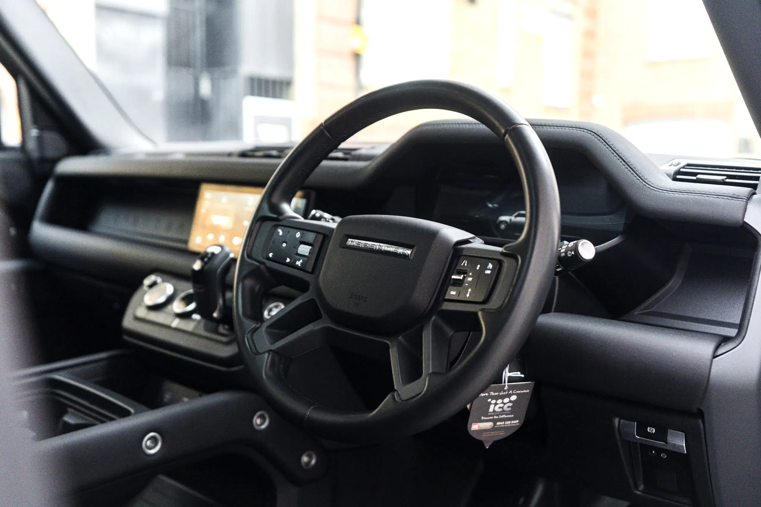 Land Rover - Image 9