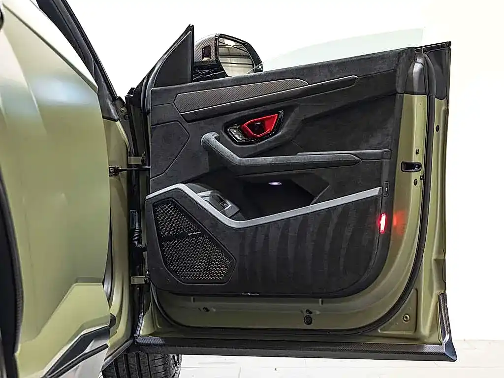 Lamborghini - Image 6