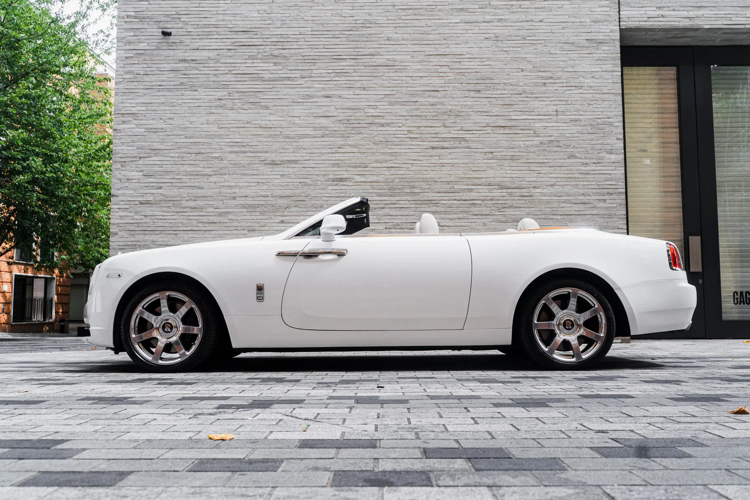 Rolls Royce - Image 5