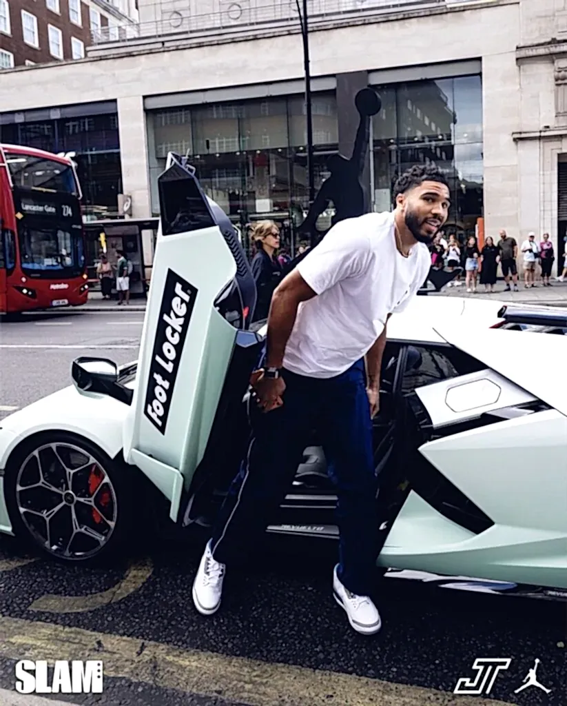 Supercar Branding & Marketing 34 Branded Lamborghini at a London street activation with a crowd